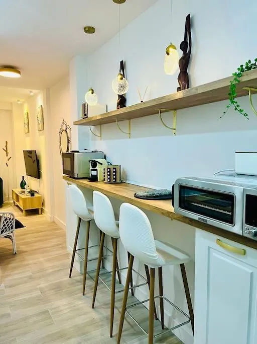 Apartmán New Luxurious Studio With Patio/Center Màlaga 0*,