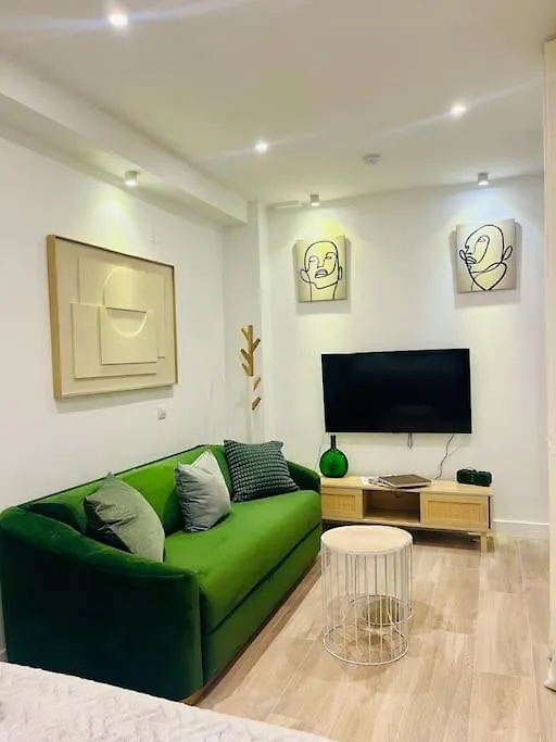 Apartmán New Luxurious Studio With Patio/Center Màlaga