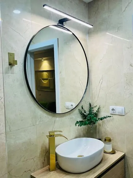 Apartmán New Luxurious Studio With Patio/Center Màlaga
